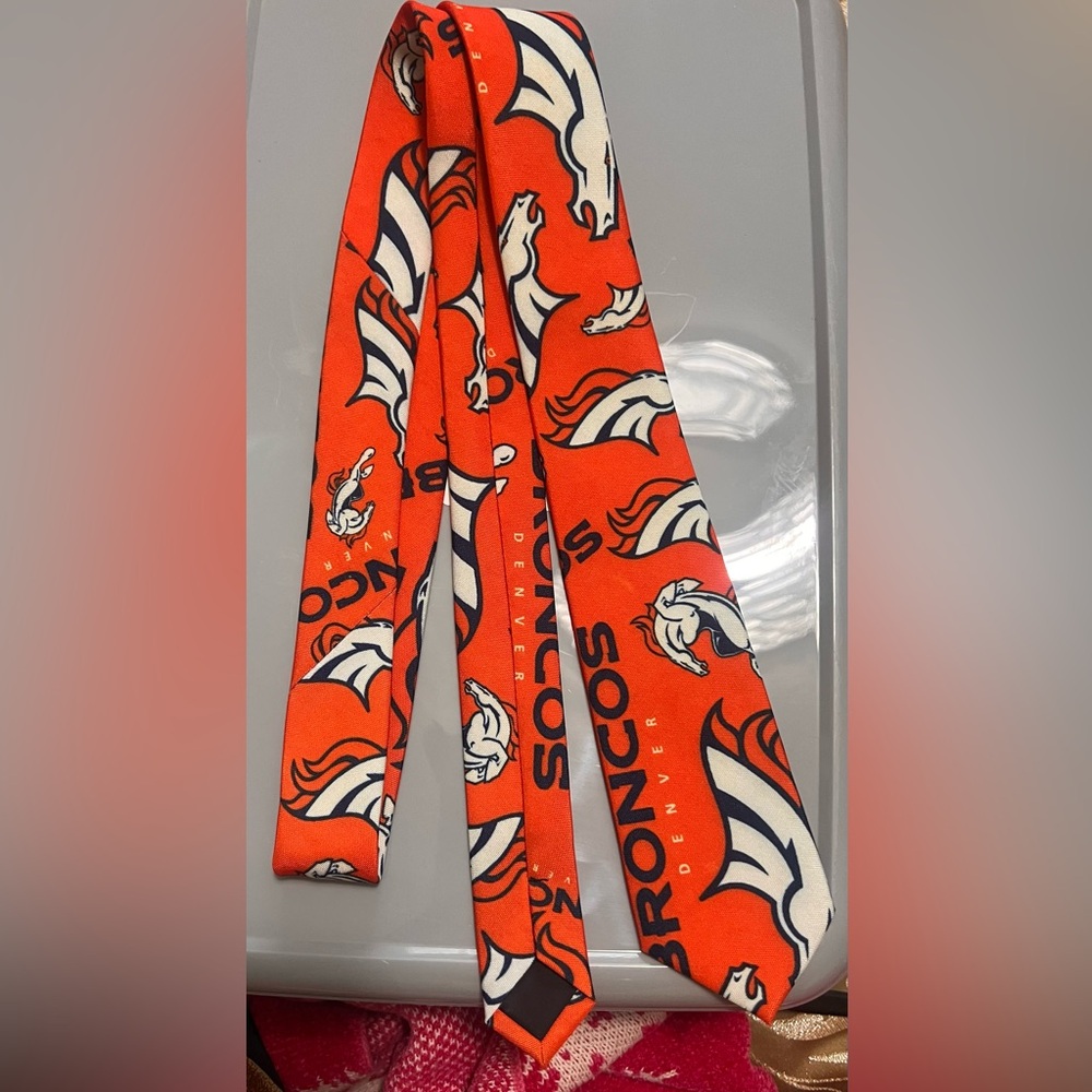 Denver Broncos NFL Men’s Superfan NeckTie- Excellent Condition